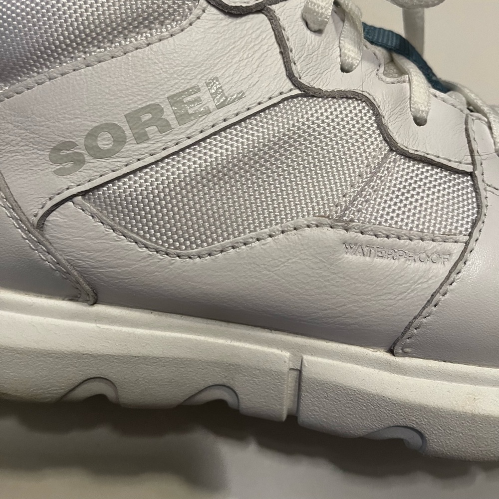 Sorel explorer II mid top waterproof sneaker sz 8.5 - Picture 8 of 9